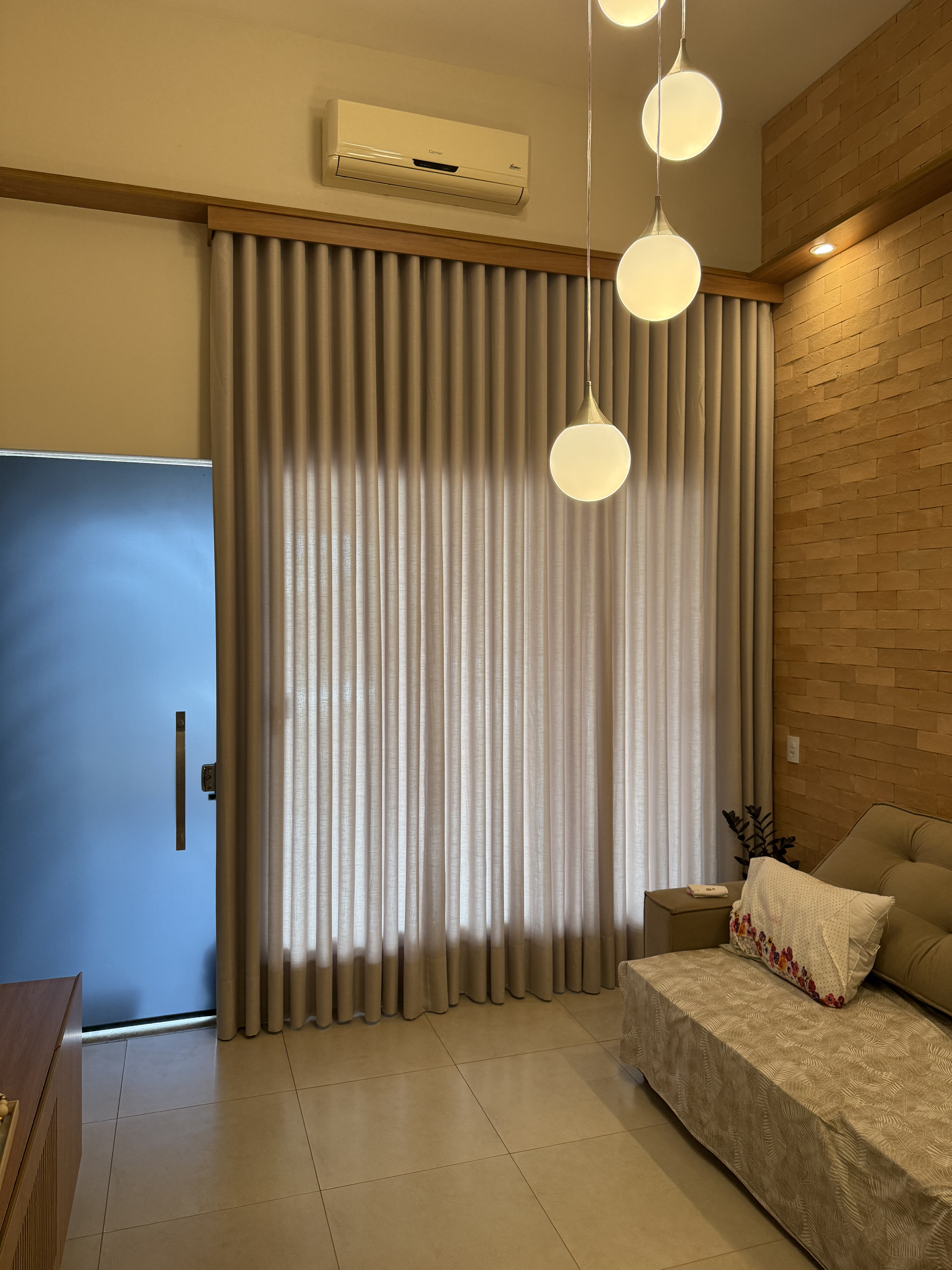 Cortina dupla com voil — Home theater